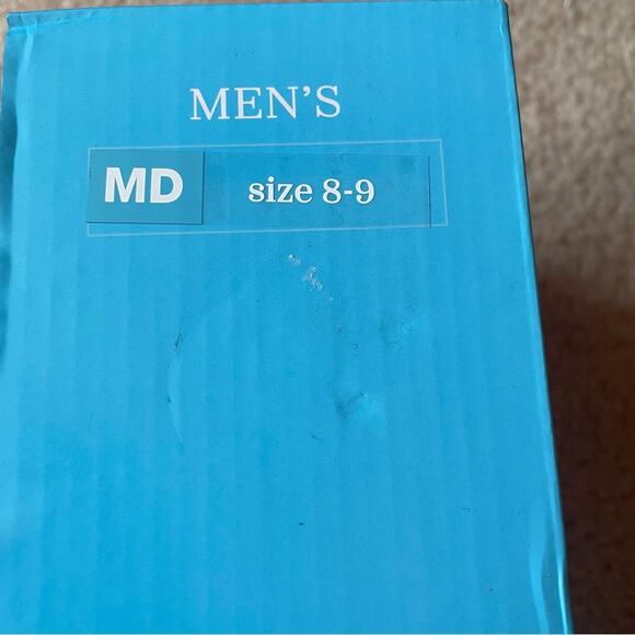 Isotoner Signature Memory Foam Slippers Size 8-9 Medium NWT - Picture 11 of 13